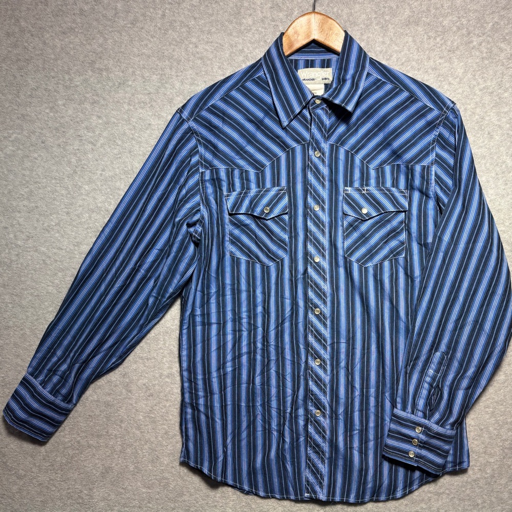 Wrangler Men's Pearl‎ Snap Striped Blue and Black Button Down Shirt